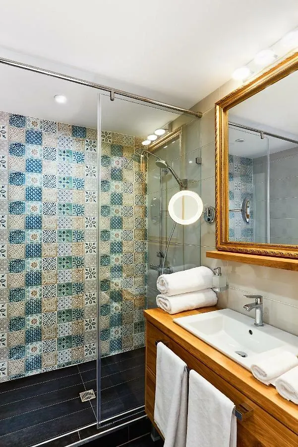 Stylish And High-End Designer Apartments In City Center 소피아 0*,