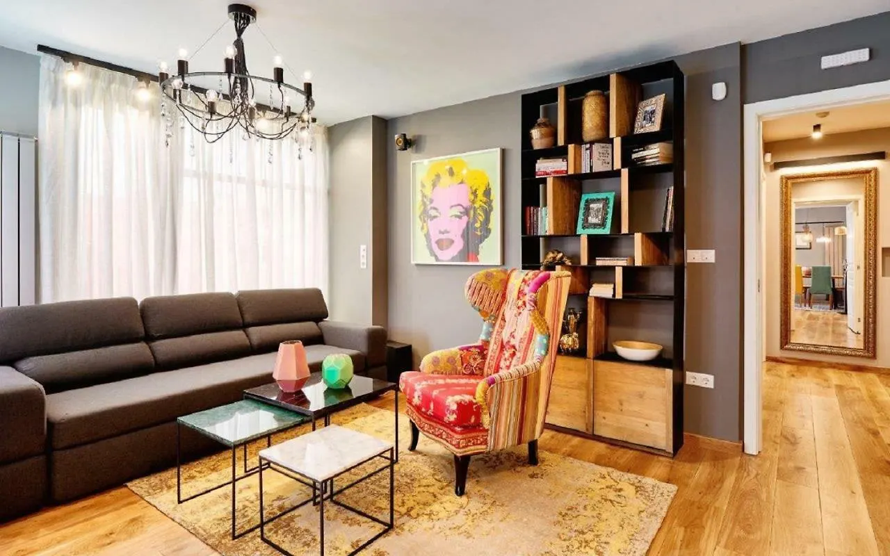 Stylish And High-End Designer Apartments In City Center 소피아